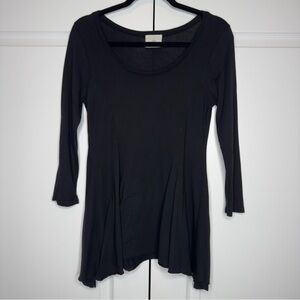 T.LA Women’s Black Long Sleeve Tunic Top Asymmetrical Hem Size Small